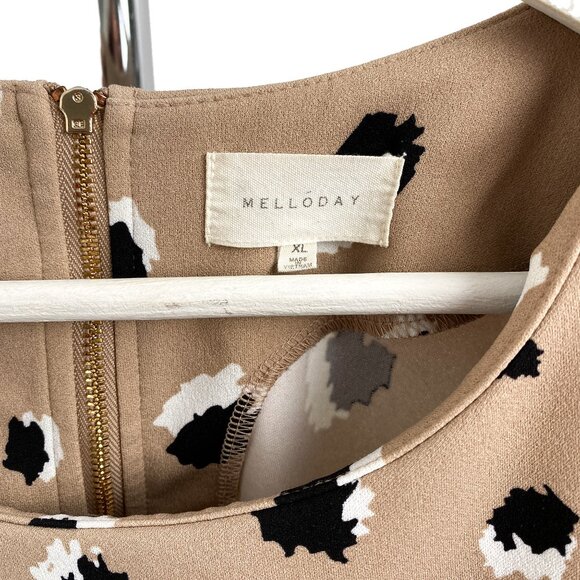 Melloday Women's Tops Blouses - Tan Pattern, Round Neck, Short Sleeve, Size XL - Picture 5 of 7